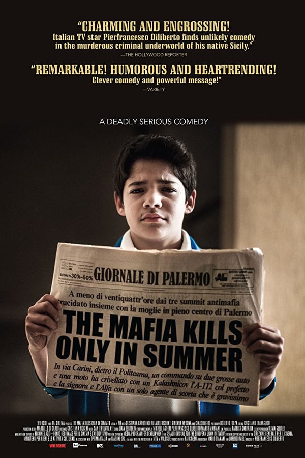 While Arturo tries to gain the love of Flora, he witnesses the history of Sicily from 1969 to 1992, miraculously dodging the crimes of the Mafia and supporting as a journalist the heroic struggle of the judges and policemen who fought this infamous organization.