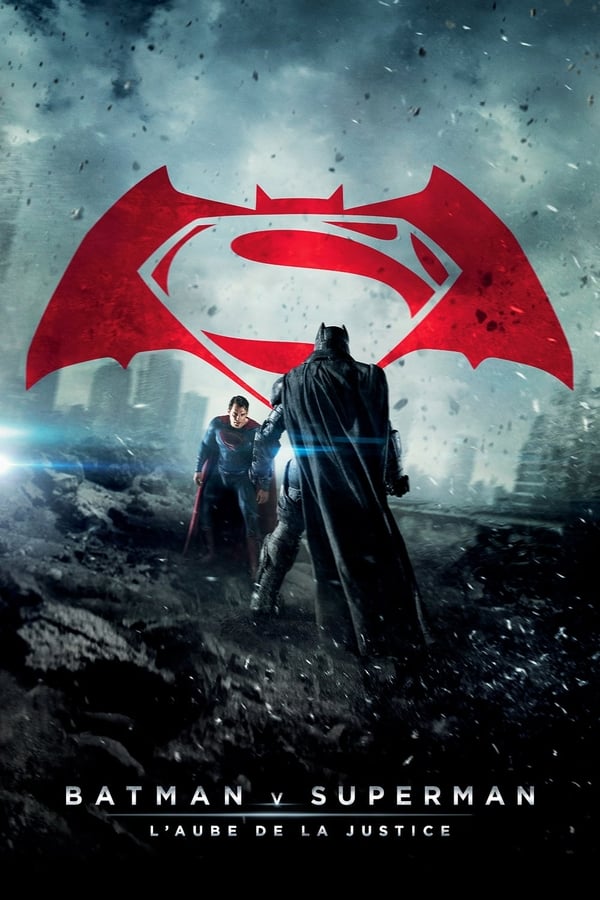 Craignant que Superman n'abuse de sa toute-puissance, le Chevalier noir décide de l'affronter : le monde a-t-il davantage besoin d'un super-héros aux pouvoirs sans limite ou d'un justicier à la force redoutable mais d'origine humaine ? Pendant ce temps-là, une terrible menace se profile à l'horizon…