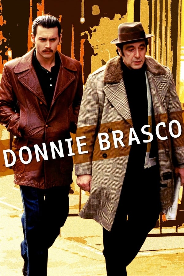 De op een waargebeurd verhaal gebaseerde film volgt FBI-agent Joe Pistone die de maffia van New York infiltreert. Onder de naam Donnie Brasco maakt hij diverse vrienden, en weet hij zich al gauw op te werken in de maffiafamilie van Sonny Black.